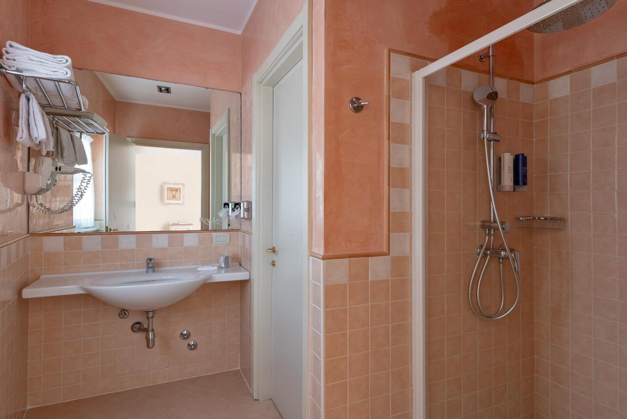 Hotel Rivalago Sulzano Esterno foto